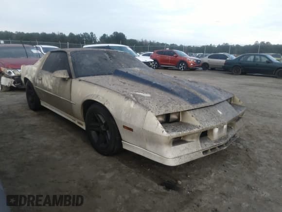 ✅ 1984 Chevrolet Camaro • VIN: 1G1AP87H9EN196775 • Lot: 38177491. Wystawiony na IAAI z przebiegiem 70 501 mil. Bezpłatny archiwum sprzedaży aukcyjnych z USA i szczegółowy raport historii pojazdu na DreamBid. Zdjęcie 1.