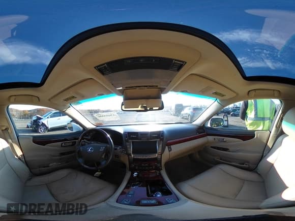 ✅ 2008 Lexus LS 460 • VIN: JTHBL46F185059865 • Lot: 43605580. Wystawiony na IAAI z przebiegiem 97 507 mil. Bezpłatny archiwum sprzedaży aukcyjnych z USA i szczegółowy raport historii pojazdu na DreamBid. Zdjęcie 18.