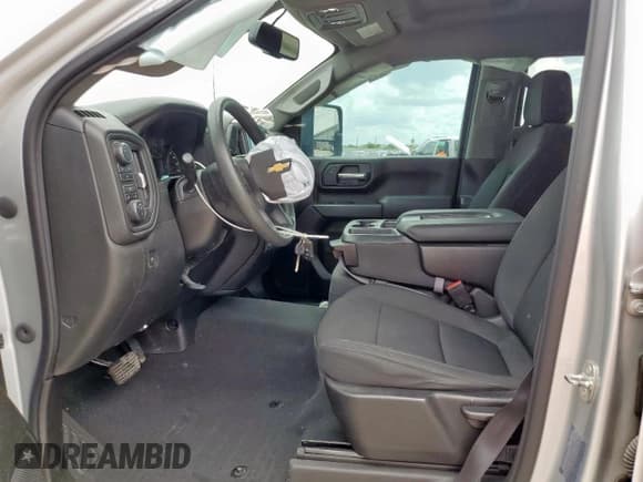 ✅ 2023 Chevrolet Silverado 2500HD Custom • VIN: 2GC4YMEY5P1717251 • Лот: 81000945. Опубликован ранее на Copart с пробегом 80 711 миль. Бесплатный доступ к архиву аукционных продаж из США и подробный отчёт об истории автомобиля на DreamBid. Изображение 7.