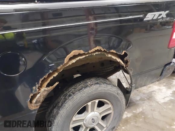 ✅ 2008 Ford F-150 STX • VIN: 1FTRX14W58FB82133 • Lot: 41728476. Listed on IAAI with 240,697 mi. Free auction sales archive from the USA and detailed vehicle history report at DreamBid. Image 6.