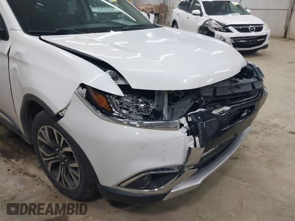 2018 Mitsubishi Outlander ES z VIN JA4AZ3A38JZ010688, wystawiony jako IAAI lot #43287137 z przebiegiem 99 875 mil mil oraz . Historia ofert i sprzedaży dostępna na DreamBid. Obrazek 17.