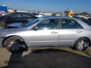 ✅ 2006 Honda Accord LX • VIN: JHMCM56436C006745 • Lot: 42861699. Wystawiony na IAAI z przebiegiem 138 503 mil. Bezpłatny archiwum sprzedaży aukcyjnych z USA i szczegółowy raport historii pojazdu na DreamBid. Zdjęcie 14.