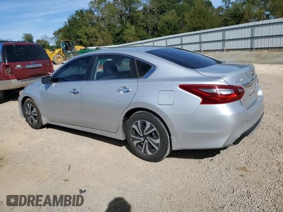 ✅ 2018 Nissan Altima SV • VIN: 1N4AL3AP3JC275621 • Lot: 89530255. Wystawiony na Copart z przebiegiem 145 362 mil. Bezpłatny archiwum sprzedaży aukcyjnych z USA i szczegółowy raport historii pojazdu na DreamBid. Zdjęcie 2.