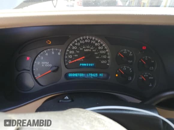 ✅ 2003 Chevrolet Silverado 1500 • VIN: 1GCEC14V63Z135024 • Лот: 73951784. Опубликован ранее на Copart с пробегом 175 425 миль. Бесплатный доступ к архиву аукционных продаж из США и подробный отчёт об истории автомобиля на DreamBid. Изображение 9.