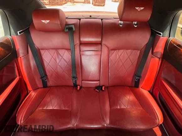 ✅ 2006 Bentley Flying Spur • VIN: SCBBR53W96C031785 • Lot: 61819345. Wystawiony na Copart z przebiegiem 58 606 mil. Bezpłatny archiwum sprzedaży aukcyjnych z USA i szczegółowy raport historii pojazdu na DreamBid. Zdjęcie 9.