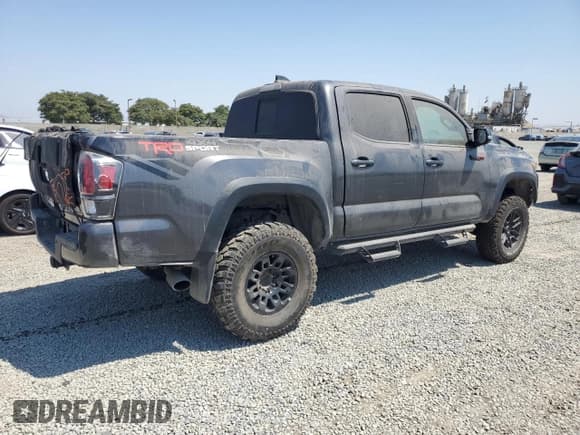 ✅ 2020 Toyota Tacoma SR5 • VIN: 5TFCZ5AN0LX234547 • Lot: 68450625. Wystawiony na Copart z przebiegiem 68 687 mil. Bezpłatny archiwum sprzedaży aukcyjnych z USA i szczegółowy raport historii pojazdu na DreamBid. Zdjęcie 3.