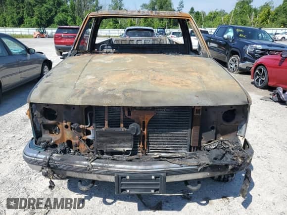 2000 Chevrolet Silverado 3500 с VIN 1GCHK34R7YR127939, выставлен на аукционе Copart как лот 65550435 с пробегом Не указан миль и Списание • Salvage title. История ставок и продаж доступна на DreamBid. Изображение 5.