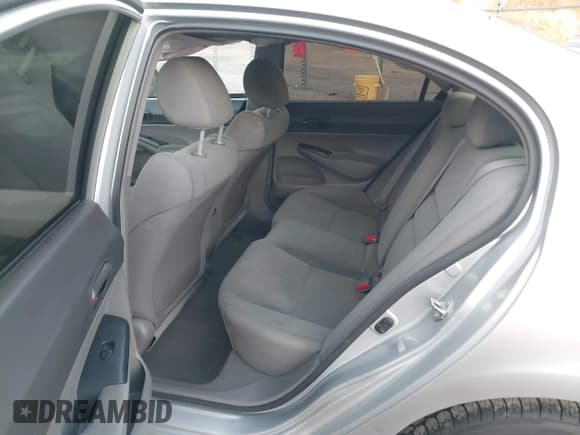 ✅ 2011 Honda Civic DX-VP • VIN: 19XFA1F32BE003426 • Lot: 43661930. Listed on IAAI with 122,432 mi. Free auction sales archive from the USA and detailed vehicle history report at DreamBid. Image 8.