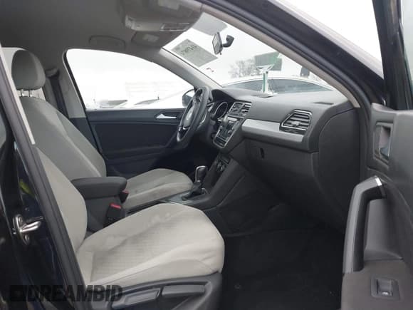 ✅ 2019 Volkswagen Tiguan S • VIN: 3VV1B7AX9KM186397 • Лот: 41479874. Опубликован ранее на IAAI с пробегом 31 044 миль. Бесплатный доступ к архиву аукционных продаж из США и подробный отчёт об истории автомобиля на DreamBid. Изображение 5.