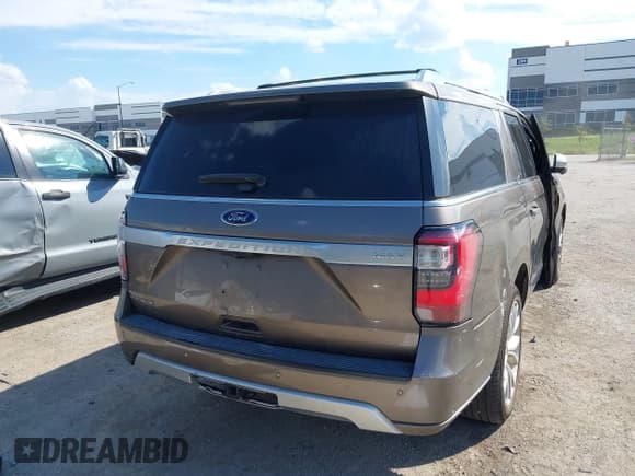 ✅ 2018 Ford Expedition Max Platinum • VIN: 1FMJK1LT0JEA02647 • Lot: 43399157. Listed on IAAI with 125,944 mi. Free auction sales archive from the USA and detailed vehicle history report at DreamBid. Image 4.