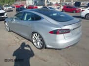 ✅ 2013 Tesla Model S Performance • VIN: 5YJSA1DP6DFP20977 • Lot: 43634841. Wystawiony na IAAI z przebiegiem Nie podano. Bezpłatny archiwum sprzedaży aukcyjnych z USA i szczegółowy raport historii pojazdu na DreamBid. Zdjęcie 3.