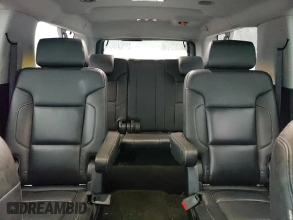 ✅ 2018 Chevrolet Suburban LT • VIN: 1GNSKHKC7JR357351 • Lot: 79824334. Wystawiony na Copart z przebiegiem 149 127 mil. Bezpłatny archiwum sprzedaży aukcyjnych z USA i szczegółowy raport historii pojazdu na DreamBid. Zdjęcie 10.