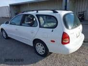 ✅ 2000 Hyundai Elantra • VIN: KMHJW35F0YU158324 • Lot: 43622185. Wystawiony na IAAI z przebiegiem 86 528 mil. Bezpłatny archiwum sprzedaży aukcyjnych z USA i szczegółowy raport historii pojazdu na DreamBid. Zdjęcie 3.