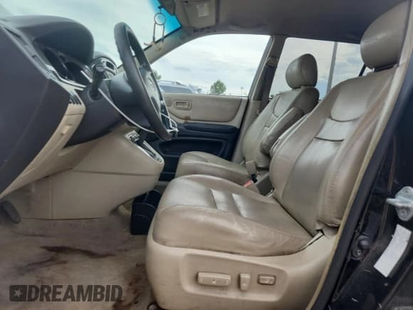 ✅ 2001 Toyota Highlander • VIN: JTEGF21A910016484 • Lot: 57261395. Listed on Copart with 263,361 mi. Free auction sales archive from the USA and detailed vehicle history report at DreamBid. Image 7.