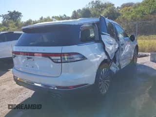 ✅ 2022 Lincoln Aviator Reserve • VIN: 5LM5J7WC4NGL03013 • Lot: 43607927. Listed on IAAI with 16,402 mi. Free auction sales archive from the USA and detailed vehicle history report at DreamBid. Image 4.