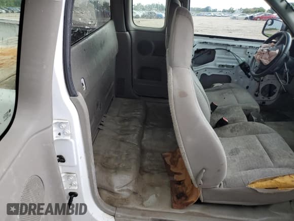 ✅ 2008 Chevrolet Colorado LS • VIN: 1GCCS199788183313 • Лот: 74595344. Опубликован ранее на Copart с пробегом 222 041 миль. Бесплатный доступ к архиву аукционных продаж из США и подробный отчёт об истории автомобиля на DreamBid. Изображение 10.