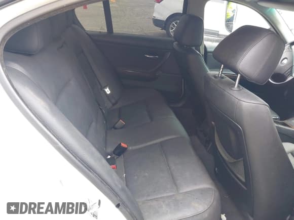 ✅ 2007 BMW 3 Series 328i • VIN: WBAVC53517FZ77136 • Lot: 41799066. Listed on IAAI with 178,362 mi. Free auction sales archive from the USA and detailed vehicle history report at DreamBid. Image 8.