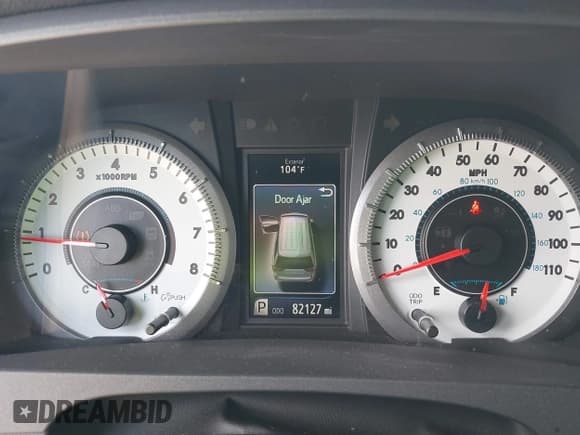 ✅ 2015 Toyota Sienna SE • VIN: 5TDXK3DC9FS669405 • Lot: 42590910. Listed on IAAI with 82,127 mi. Free auction sales archive from the USA and detailed vehicle history report at DreamBid. Image 7.