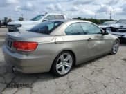 ✅ 2007 BMW 3 Series 335i • VIN: WBAWL735X7PX47959 • Lot: 81785955. Wystawiony na Copart z przebiegiem 90 944 mil. Bezpłatny archiwum sprzedaży aukcyjnych z USA i szczegółowy raport historii pojazdu na DreamBid. Zdjęcie 3.