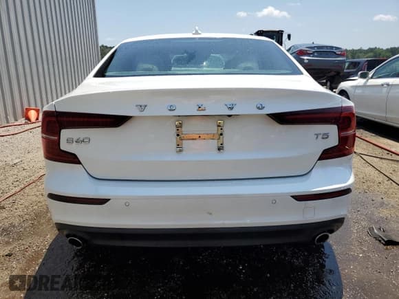 ✅ 2021 Volvo S60 Momentum • VIN: 7JR102FK5MG091743 • Lot: 58316763. Wystawiony na Copart z przebiegiem 17 214 mil. Bezpłatny archiwum sprzedaży aukcyjnych z USA i szczegółowy raport historii pojazdu na DreamBid. Zdjęcie 6.
