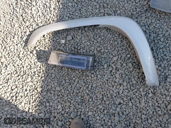 ✅ 2005 Chevrolet Silverado 2500HD LS • VIN: 1GCHK232X5F834481 • Lot: 43302751. Wystawiony na IAAI z przebiegiem 196 320 mil. Bezpłatny archiwum sprzedaży aukcyjnych z USA i szczegółowy raport historii pojazdu na DreamBid. Zdjęcie 12.