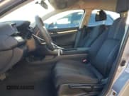 ✅ 2017 Honda Civic LX • VIN: 2HGFC2F50HH537704 • Lot: 92633415. Wystawiony na Copart z przebiegiem 128 801 mil. Bezpłatny archiwum sprzedaży aukcyjnych z USA i szczegółowy raport historii pojazdu na DreamBid. Zdjęcie 7.