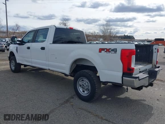 ✅ 2019 Ford F-250 XL • VIN: 1FT7W2B60KEF78955 • Lot: 41851147. Listed on IAAI with 205,275 mi. Free auction sales archive from the USA and detailed vehicle history report at DreamBid. Image 3.