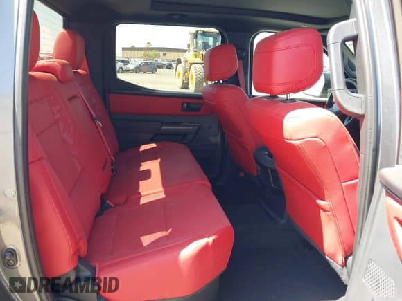 ✅ 2024 Toyota Tundra TRD Pro Hybrid • VIN: 5TFPC5DB5RX044076 • Лот: 42565620. Опубликован ранее на IAAI с пробегом 26 252 миль. Бесплатный доступ к архиву аукционных продаж из США и подробный отчёт об истории автомобиля на DreamBid. Изображение 8.