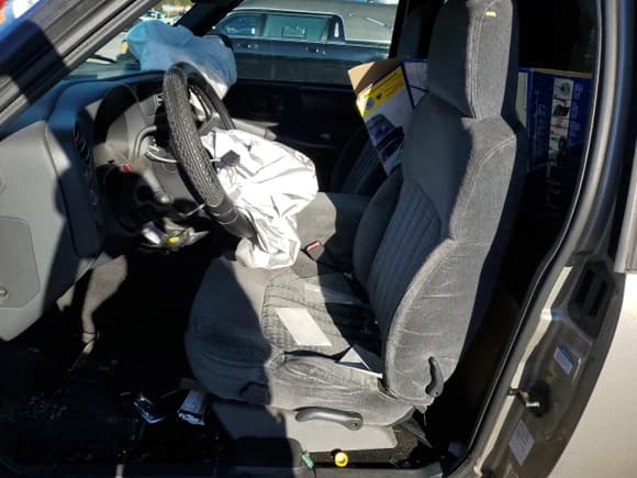 ✅ 2001 Chevrolet S-10 LS • VIN: 1GCCS19W418155965 • Лот: 80244494. Опубликован ранее на Copart с пробегом Не указан. Бесплатный доступ к архиву аукционных продаж из США и подробный отчёт об истории автомобиля на DreamBid. Изображение 7.