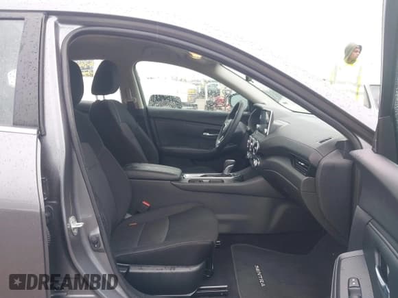 ✅ 2024 Nissan Sentra SV • VIN: 3N1AB8CV0RY348360 • Lot: 42494880. Wystawiony na IAAI z przebiegiem 23 306 mil. Bezpłatny archiwum sprzedaży aukcyjnych z USA i szczegółowy raport historii pojazdu na DreamBid. Zdjęcie 5.