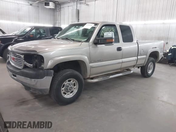 ✅ 2001 GMC Sierra 2500HD SLE • VIN: 1GTHK29U31E264655 • Lot: 41908928. Listed on IAAI with 269,640 mi. Free auction sales archive from the USA and detailed vehicle history report at DreamBid. Image 2.