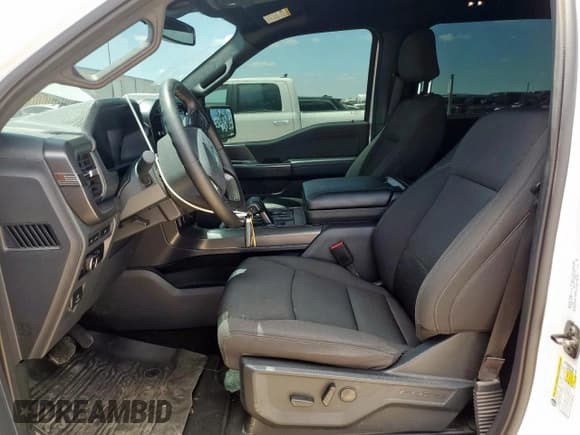 ✅ 2024 Ford F-150 XLT • VIN: 1FTFW3L55RFA92072 • Lot: 65170245. Wystawiony na Copart z przebiegiem 31 200 mil. Bezpłatny archiwum sprzedaży aukcyjnych z USA i szczegółowy raport historii pojazdu na DreamBid. Zdjęcie 7.