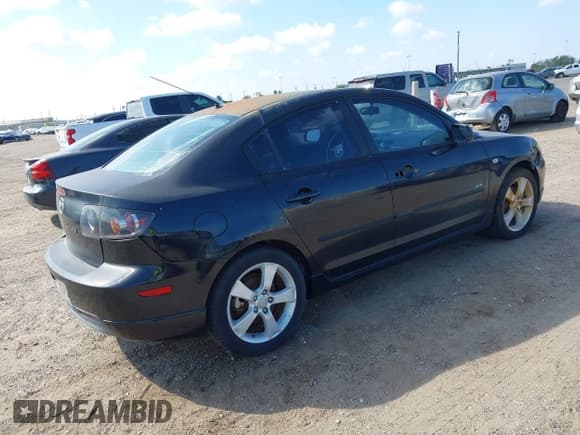 ✅ 2004 Mazda 3 s • VIN: JM1BK123441178378 • Lot: 43455207. Wystawiony na IAAI z przebiegiem 134 196 mil. Bezpłatny archiwum sprzedaży aukcyjnych z USA i szczegółowy raport historii pojazdu na DreamBid. Zdjęcie 4.