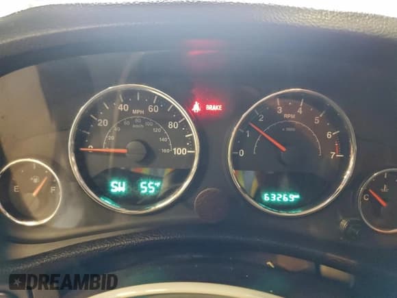 ✅ 2016 Jeep Wrangler Rubicon • VIN: 1C4BJWCGXGL178041 • Lot: 93814535. Wystawiony na Copart z przebiegiem 63 269 mil. Bezpłatny archiwum sprzedaży aukcyjnych z USA i szczegółowy raport historii pojazdu na DreamBid. Zdjęcie 9.