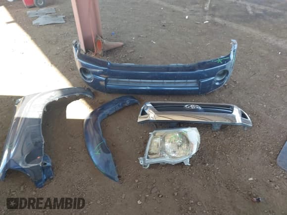 ✅ 2005 Toyota Tacoma • VIN: 5TEMU52N55Z106639 • Lot: 43704673. Listed on IAAI with 229,815 mi. Free auction sales archive from the USA and detailed vehicle history report at DreamBid. Image 12.