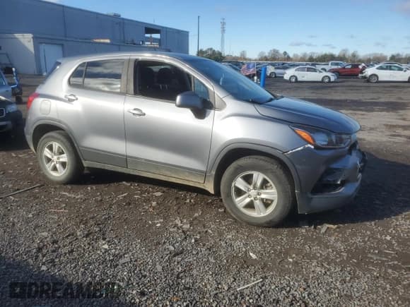 ✅ 2020 Chevrolet Trax LS • VIN: 3GNCJNSB4LL181186 • Lot: 92657055. Listed on Copart with 40,681 mi. Free auction sales archive from the USA and detailed vehicle history report at DreamBid. Image 4.