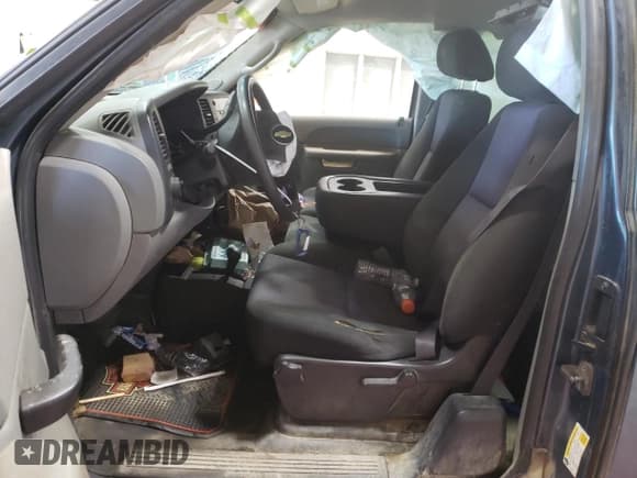 ✅ 2012 Chevrolet Silverado 1500 Work Truck • VIN: 1GCRKPE05CZ136630 • Lot: 75507374. Listed on Copart with 186,592 mi. Free auction sales archive from the USA and detailed vehicle history report at DreamBid. Image 7.