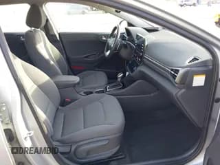 ✅ 2022 Hyundai Ioniq SE • VIN: KMHC75LC6NU266307 • Lot: 41603821. Wystawiony na IAAI z przebiegiem 47 273 mil. Bezpłatny archiwum sprzedaży aukcyjnych z USA i szczegółowy raport historii pojazdu na DreamBid. Zdjęcie 5.