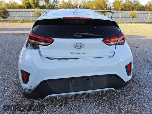 2020 Hyundai Veloster 2.0 z VIN KMHTG6AF2LU030723, wystawiony jako Copart lot #81584354 z przebiegiem Nie podano mil oraz Czysty tytuł • Clean title. Historia ofert i sprzedaży dostępna na DreamBid. Obrazek 6.