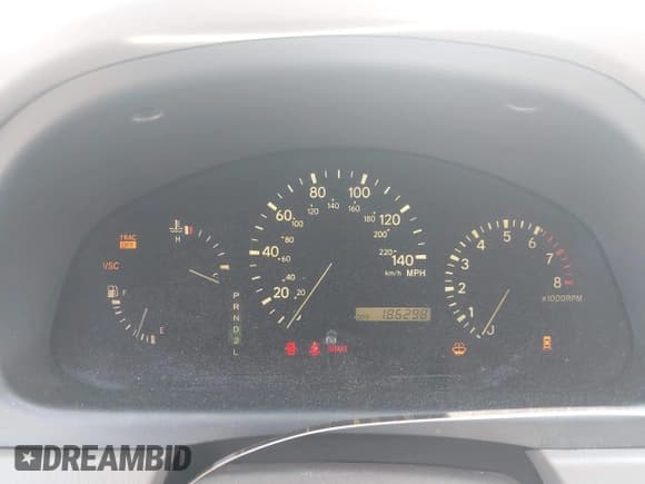 ✅ 2001 Lexus RX 300 • VIN: JTJGF10U210101884 • Lot: 42996809. Wystawiony na IAAI z przebiegiem 186 298 mil. Bezpłatny archiwum sprzedaży aukcyjnych z USA i szczegółowy raport historii pojazdu na DreamBid. Zdjęcie 7.