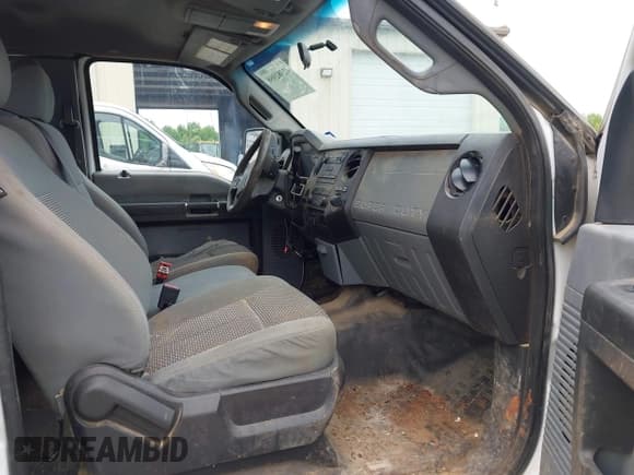 ✅ 2014 Ford F-250 XL • VIN: 1FT7X2A67EEA97829 • Lot: 42382968. Listed on IAAI with 207,173 mi. Free auction sales archive from the USA and detailed vehicle history report at DreamBid. Image 5.