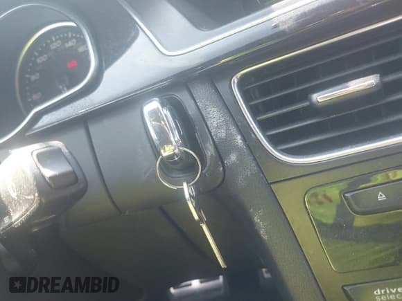 ✅ 2013 Audi RS 5 • VIN: WUAC6AFR4DA900619 • Lot: 43138186. Wystawiony na IAAI z przebiegiem 90 319 mil. Bezpłatny archiwum sprzedaży aukcyjnych z USA i szczegółowy raport historii pojazdu na DreamBid. Zdjęcie 11.