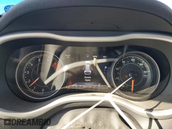 ✅ 2018 Jeep Cherokee Trailhawk • VIN: 1C4PJMBX5JD504616 • Lot: 91663285. Wystawiony na Copart z przebiegiem 76 334 mil. Bezpłatny archiwum sprzedaży aukcyjnych z USA i szczegółowy raport historii pojazdu na DreamBid. Zdjęcie 9.