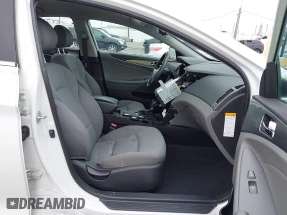 ✅ 2013 Hyundai Sonata Limited • VIN: KMHEC4A43DA094246 • Лот: 42409946. Опубликован ранее на IAAI с пробегом 126 953 миль. Бесплатный доступ к архиву аукционных продаж из США и подробный отчёт об истории автомобиля на DreamBid. Изображение 5.