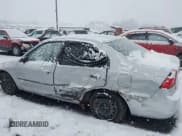 ✅ 2002 Honda Civic EX • VIN: 2HGES26712H604494 • Лот: 43911445. Опубликован ранее на IAAI с пробегом 223 024 миль. Бесплатный доступ к архиву аукционных продаж из США и подробный отчёт об истории автомобиля на DreamBid. Изображение 6.