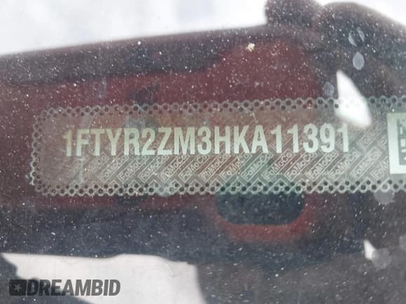 ✅ 2017 Ford Transit • VIN: 1FTYR2ZM3HKA11391 • Lot: 41932281. Wystawiony na IAAI z przebiegiem 172 316 mil. Bezpłatny archiwum sprzedaży aukcyjnych z USA i szczegółowy raport historii pojazdu na DreamBid. Zdjęcie 9.