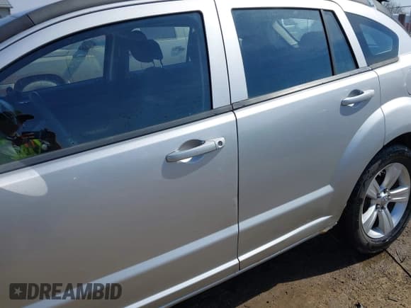 ✅ 2010 Dodge Caliber Mainstreet • VIN: 1B3CB3HA0AD615200 • Лот: 41745647. Опубликован ранее на IAAI с пробегом 130 781 миль. Бесплатный доступ к архиву аукционных продаж из США и подробный отчёт об истории автомобиля на DreamBid. Изображение 15.