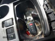 ✅ 2012 Toyota Highlander • VIN: 5TDBK3EH4CS101837 • Лот: 43061938. Опубликован ранее на IAAI с пробегом 176 191 миль. Бесплатный доступ к архиву аукционных продаж из США и подробный отчёт об истории автомобиля на DreamBid. Изображение 11.