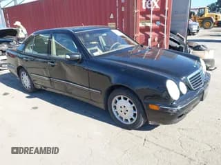 ✅ 2001 Mercedes-Benz E 320 • VIN: WDBJF65JX1B358704 • Лот: 43760601. Опубликован ранее на IAAI с пробегом 157 596 миль. Бесплатный доступ к архиву аукционных продаж из США и подробный отчёт об истории автомобиля на DreamBid. Изображение 1.