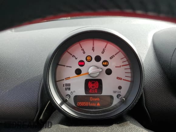 ✅ 2014 MINI Paceman S • VIN: WMWSS7C52EWN70473 • Lot: 66045494. Wystawiony na Copart z przebiegiem 58 581 mil. Bezpłatny archiwum sprzedaży aukcyjnych z USA i szczegółowy raport historii pojazdu na DreamBid. Zdjęcie 9.